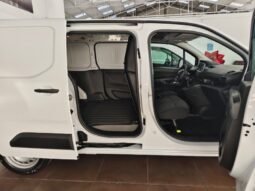 
										Peugeot Partner full									