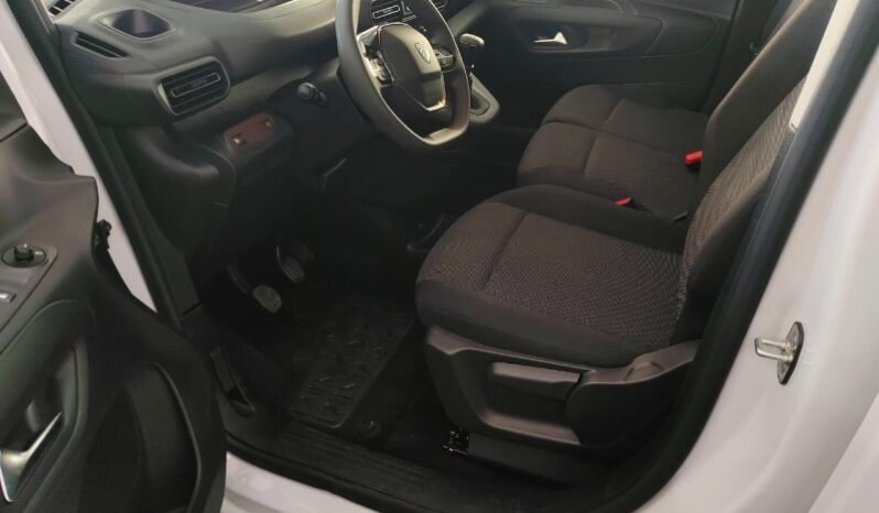
								Peugeot Partner full									