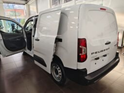 
										Peugeot Partner full									