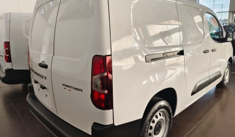
								Peugeot Partner full									