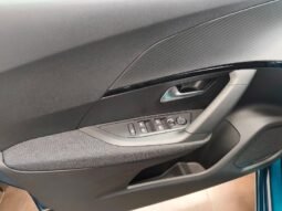 
										Peugeot 2008 Style Turbo full									