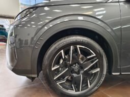 
										Peugeot 5008 full									