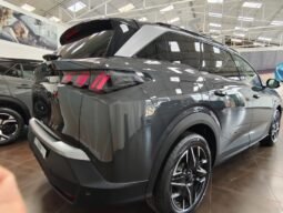
										Peugeot 5008 full									