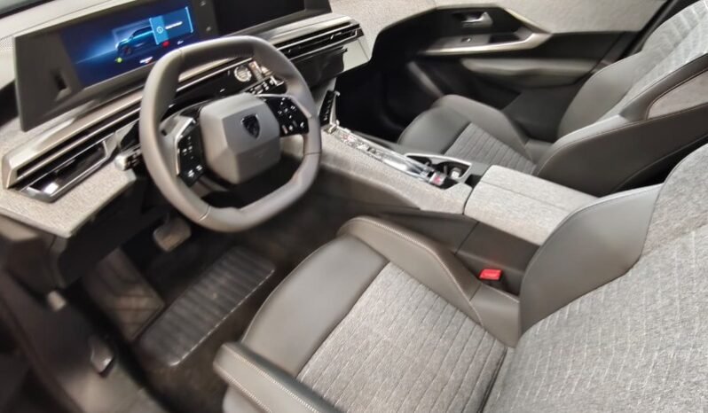 
								Peugeot 5008 full									