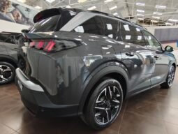 
										Peugeot 5008 full									