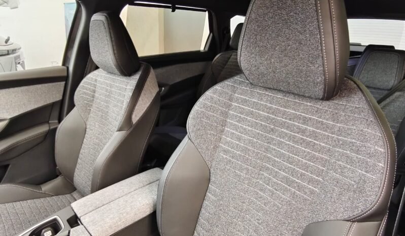 
								Peugeot 5008 full									