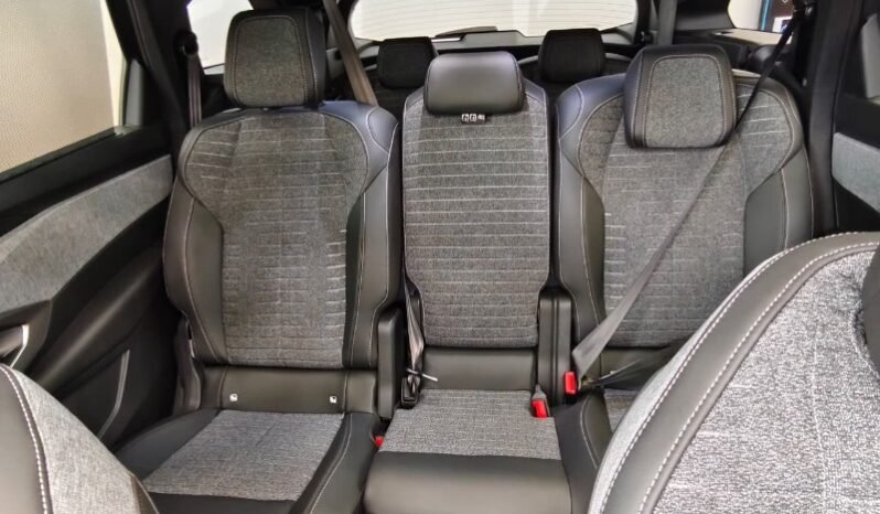 
								Peugeot 5008 full									