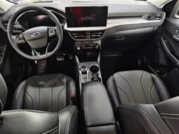 
										Ford escape platinum full									