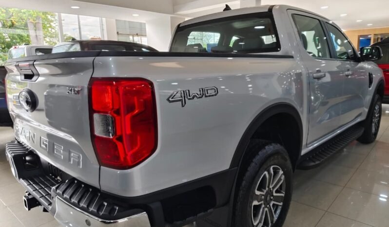 
								Ford Ranger XLT V6 4X4 full									