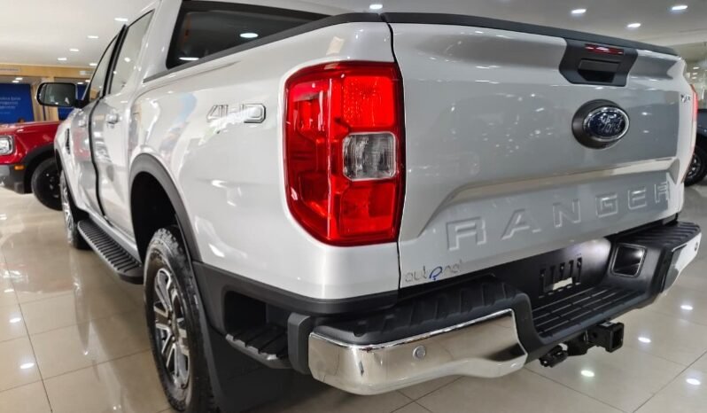
								Ford Ranger XLT V6 4X4 full									