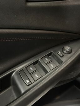 
										Chevrolet Onix Rs full									
