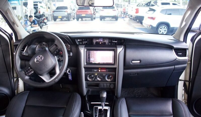 
								Toyota fortuner 4×2 full									
