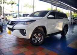 Toyota fortuner 4×2
