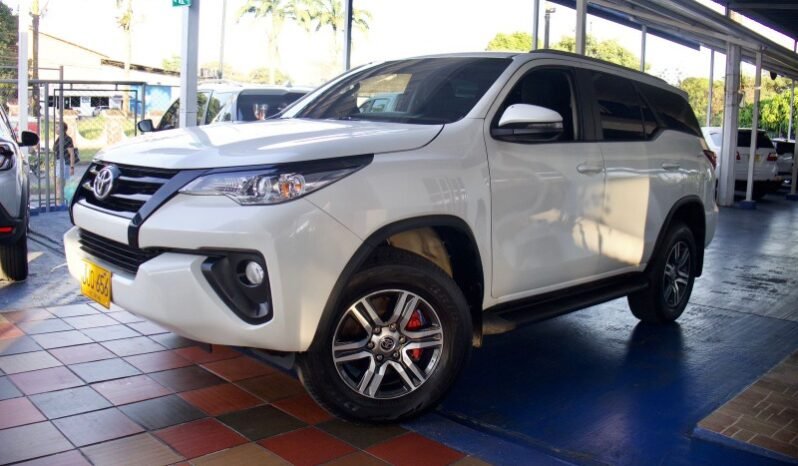 
								Toyota fortuner 4×2 full									