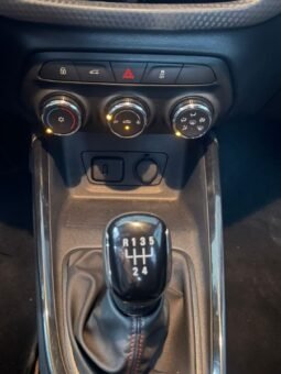 
										Chevrolet Onix Rs full									
