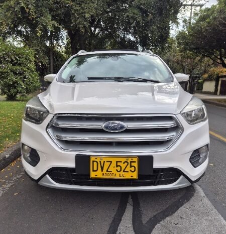 
								Ford escape titanium 4×4 full									