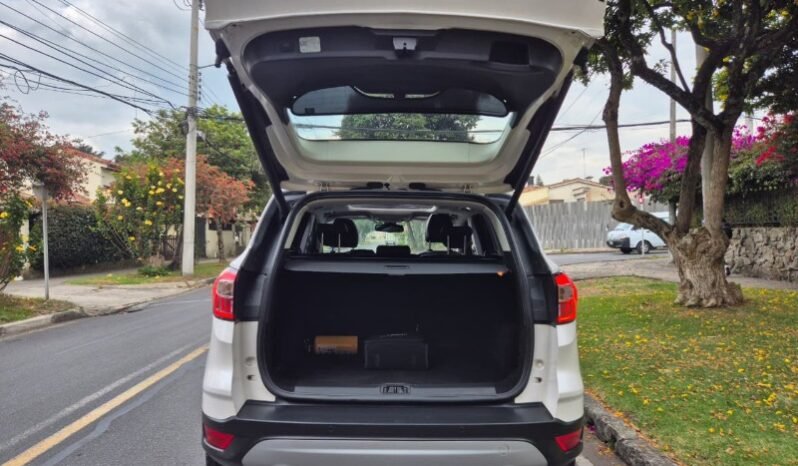 
								Ford escape titanium 4×4 full									