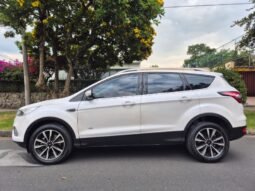 
										Ford escape titanium 4×4 full									