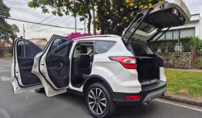 
								Ford escape titanium 4×4 full									