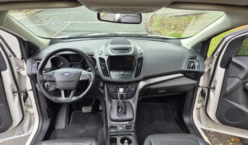 
								Ford escape titanium 4×4 full									