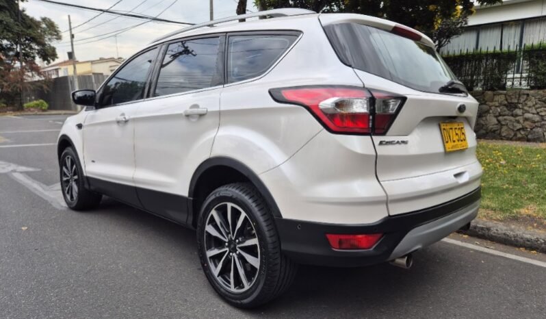 
								Ford escape titanium 4×4 full									