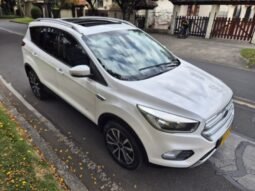 
										Ford escape titanium 4×4 full									