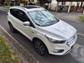 Ford escape titanium 4×4