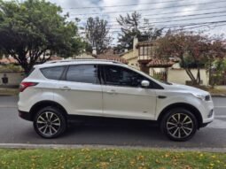
										Ford escape titanium 4×4 full									