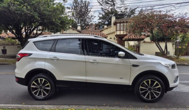 
								Ford escape titanium 4×4 full									