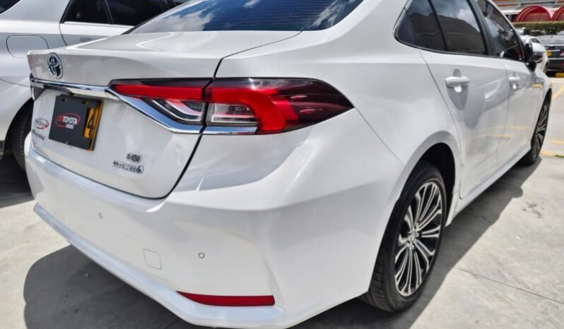 
								Toyota Corolla Sedán SEG full									