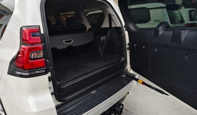 
Toyota Land Cruiser Prado VX full									