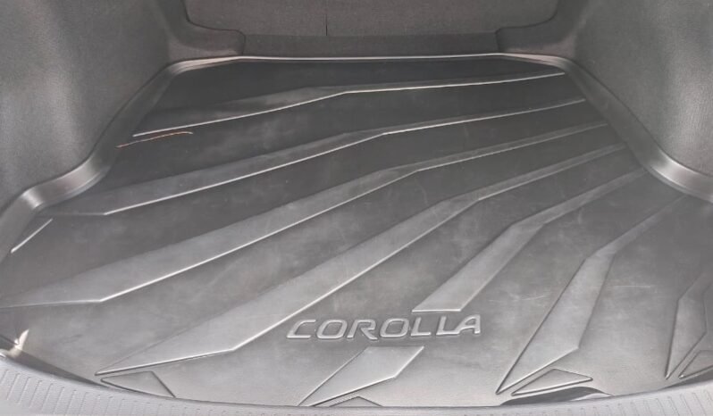 
								Toyota Corolla Sedán SEG full									