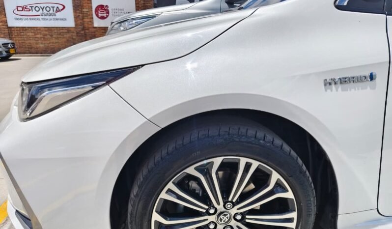 
								Toyota Corolla Sedán SEG full									
