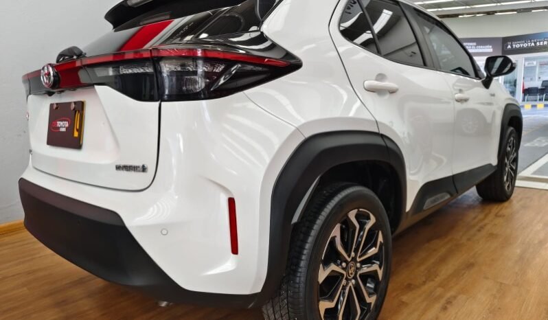 
								Toyota YARIS CROSS full									