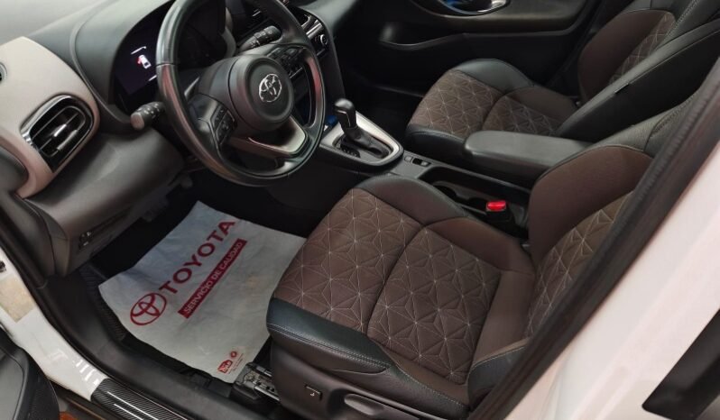 
								Toyota YARIS CROSS full									
