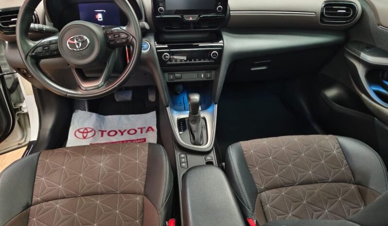 
								Toyota YARIS CROSS full									