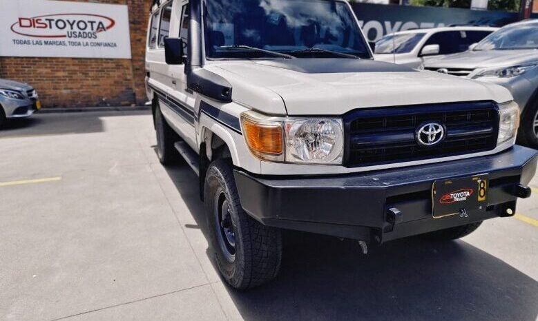 
								Toyota Land Cruiser full									