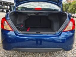 
										Nissan Versa Advance full									