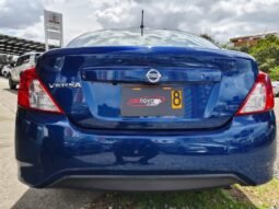 
										Nissan Versa Advance full									