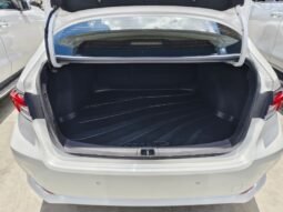 
										Toyota Corolla Sedán SEG full									