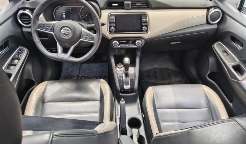 
								Nissan New Versa Exclusive full									