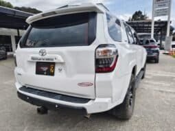 Toyota 4 Runner SR5 full