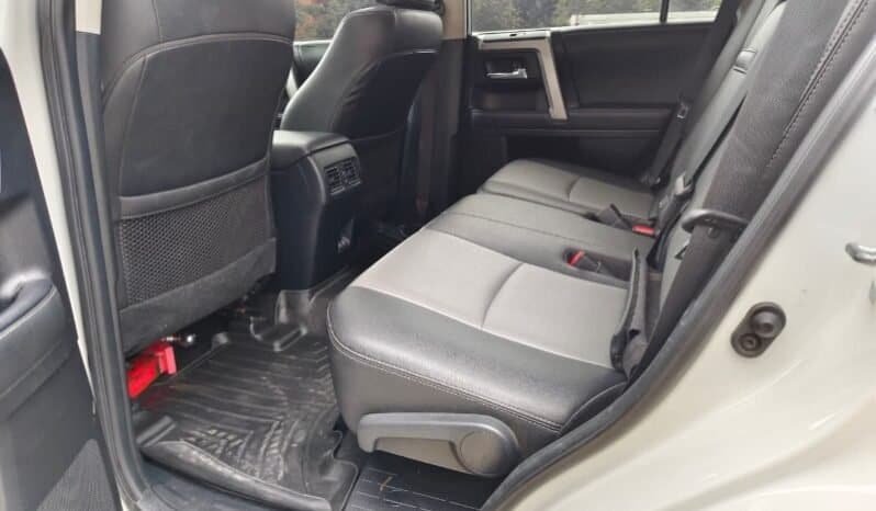 Toyota 4 Runner SR5 full