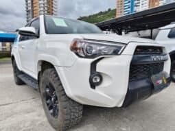 Toyota 4 Runner SR5 full