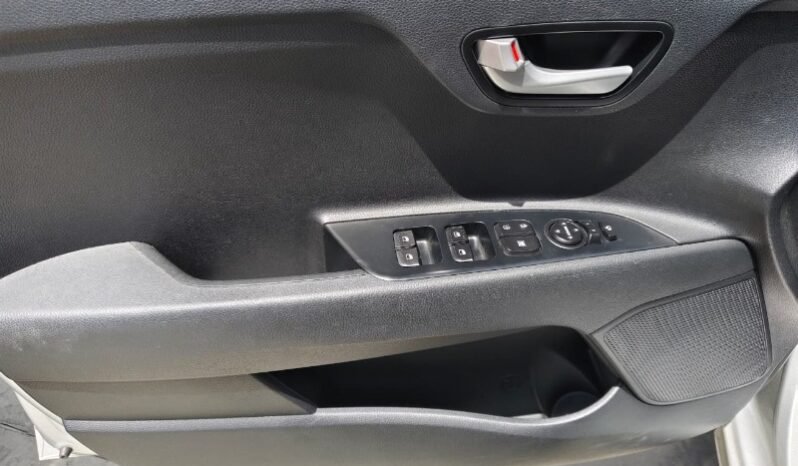 
								Kia Rio Vibrant Sedán full									