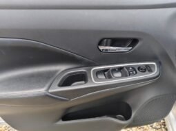 
										Nissan New Versa Exclusive full									