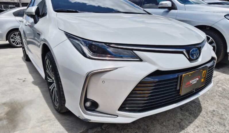
								Toyota Corolla Sedán SEG full									