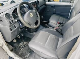 
										Toyota Land Cruiser full									