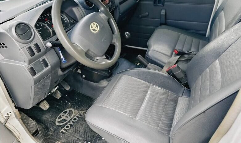 
								Toyota Land Cruiser full									
