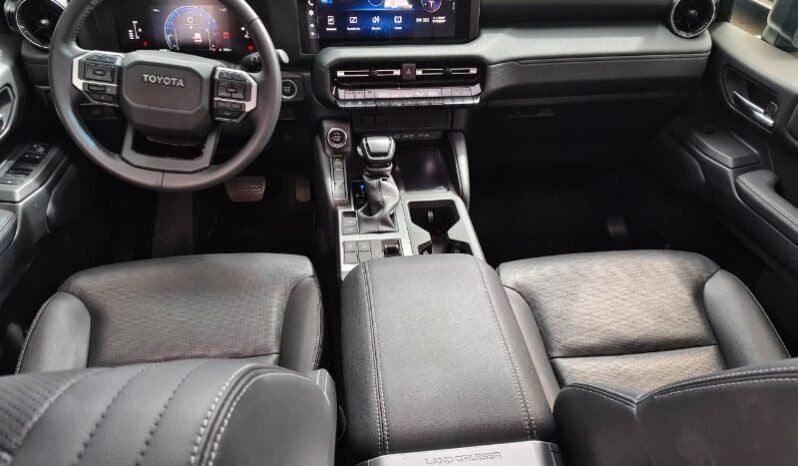 Toyota Land Cruiser Prado TXL full